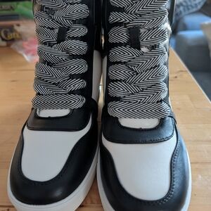 BCBGeneration Monochrome High-Top Sneakers Women's Size 7